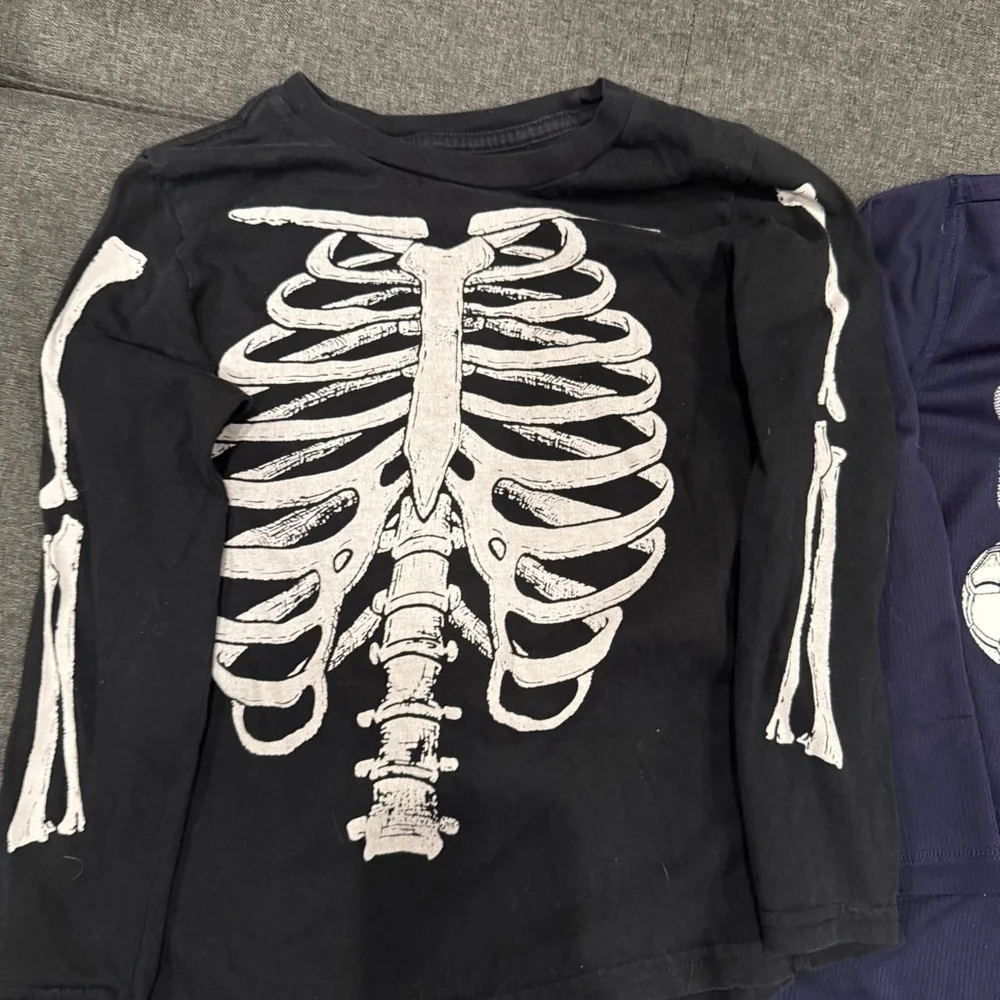 Long-Sleeve Shirt Bundle Size S (5/6) Skeleton Dinosaur Soccer Tee